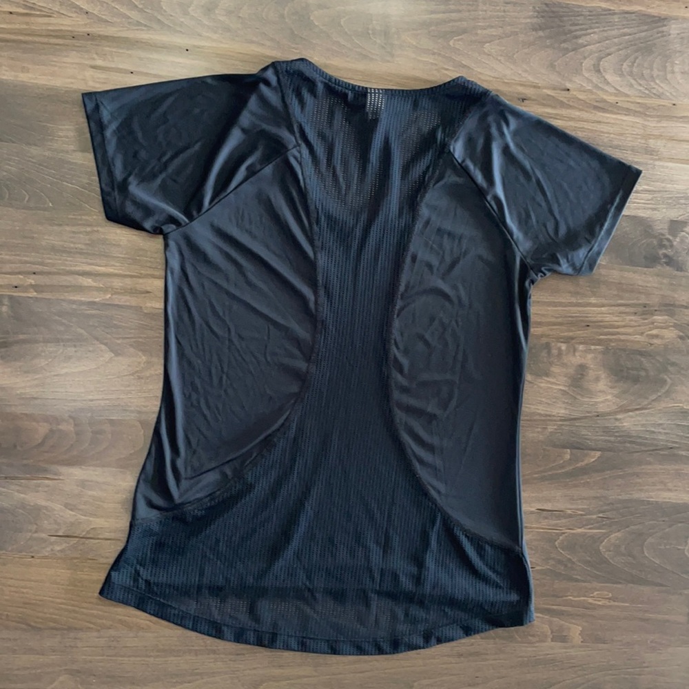 Athletic black tshirt with mesh back